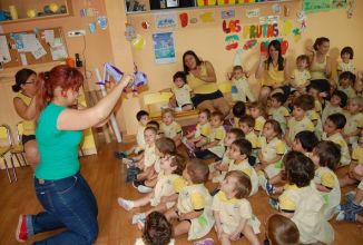 Jornada de teatro en la Escuela infantil Elche Elisa Ruiz