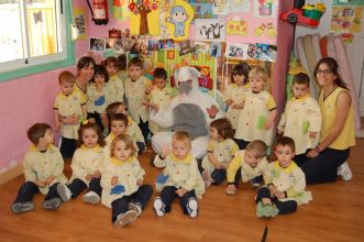 La escuela infantil Elche Elisa Ruiz y la fiesta con el conejito de Pascua